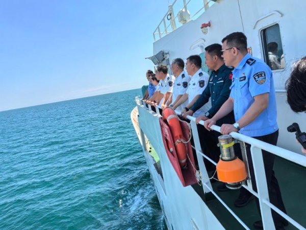 鼎茂策略 青岛多部门联合巡航 护航开渔季安全生产