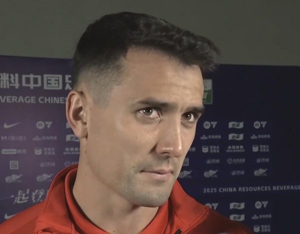 元宝枫资本 周定洋赛后采访中谈到续约时声音哽咽：我将球队视作我的生命